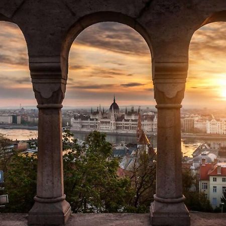 Parisian Soul In The Heart Of Budapesta Exterior foto