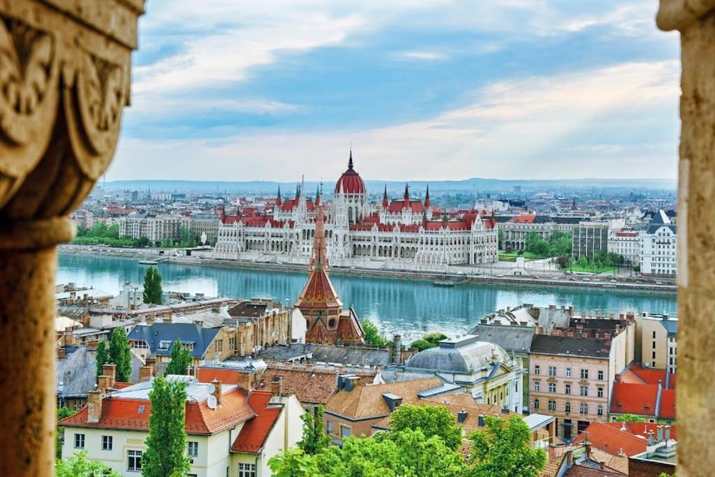 Parisian Soul In The Heart Of Budapesta Exterior foto