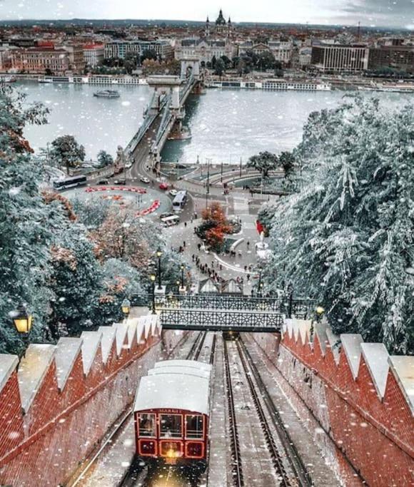 Parisian Soul In The Heart Of Budapesta Exterior foto