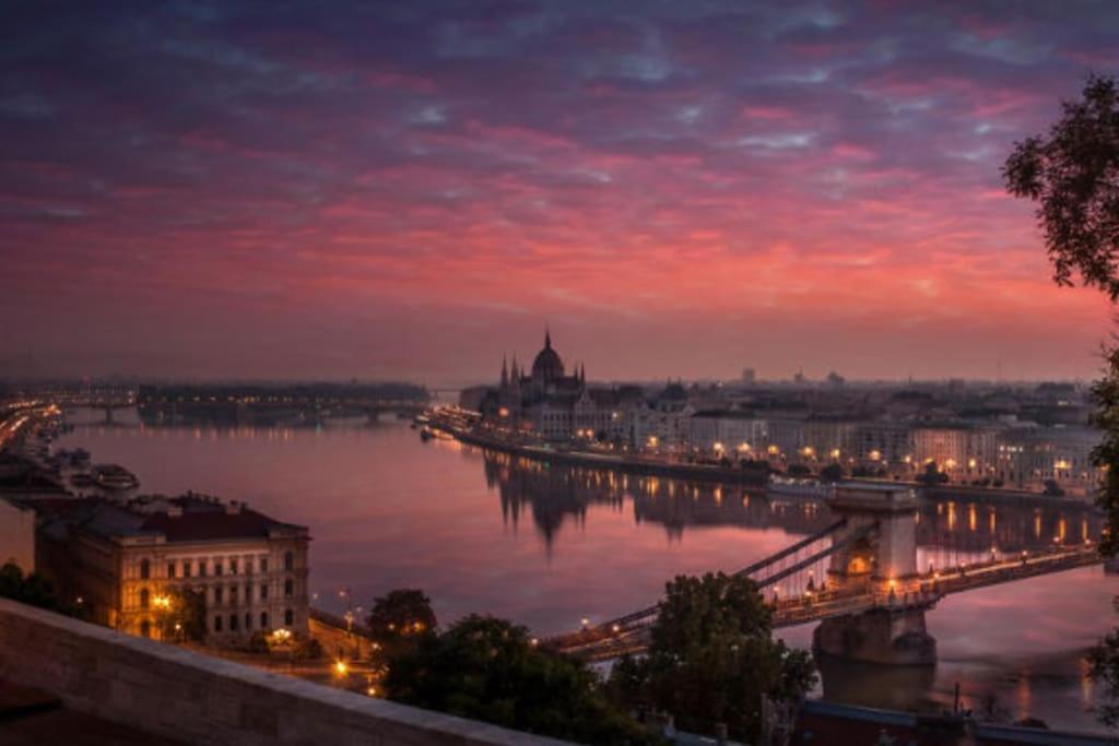 Parisian Soul In The Heart Of Budapesta Exterior foto